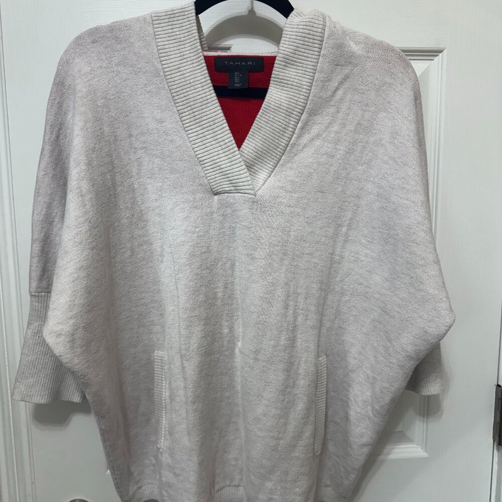 *NWOT Tahari Doman Sleeve Hooded sweater